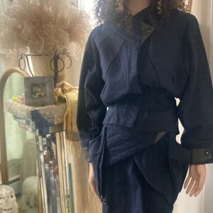 Stylish Women's Dark navy 2 piece Parisienne jacket and skirt…